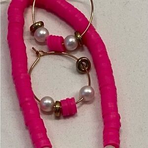 Vibrant Pink Beaded Bracelet with Pearl Accents